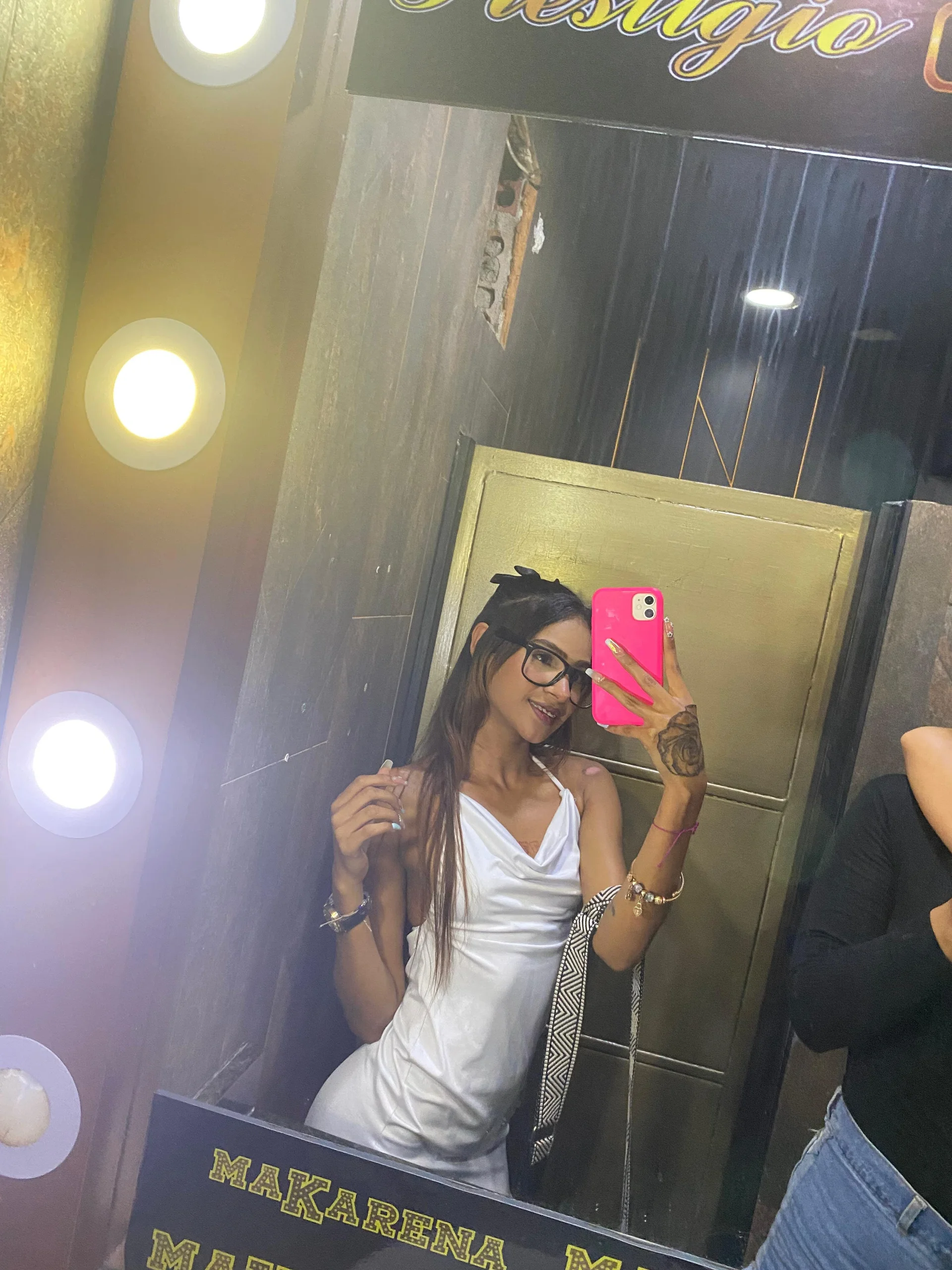 XXX Porn Photo of Nude rich_dirty_sex1 1