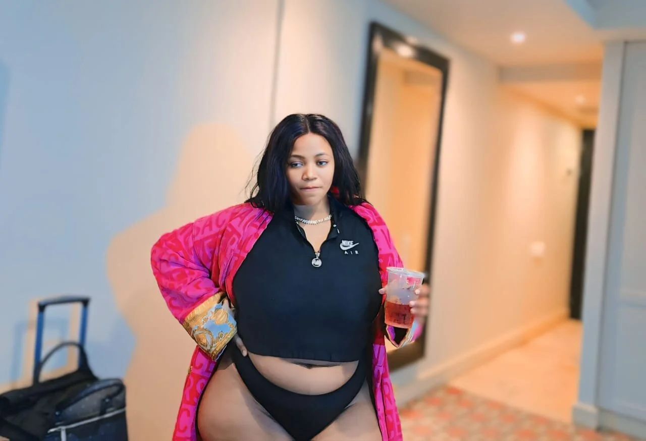 XXX Porn Photo of Nude curvybigassqueen 3