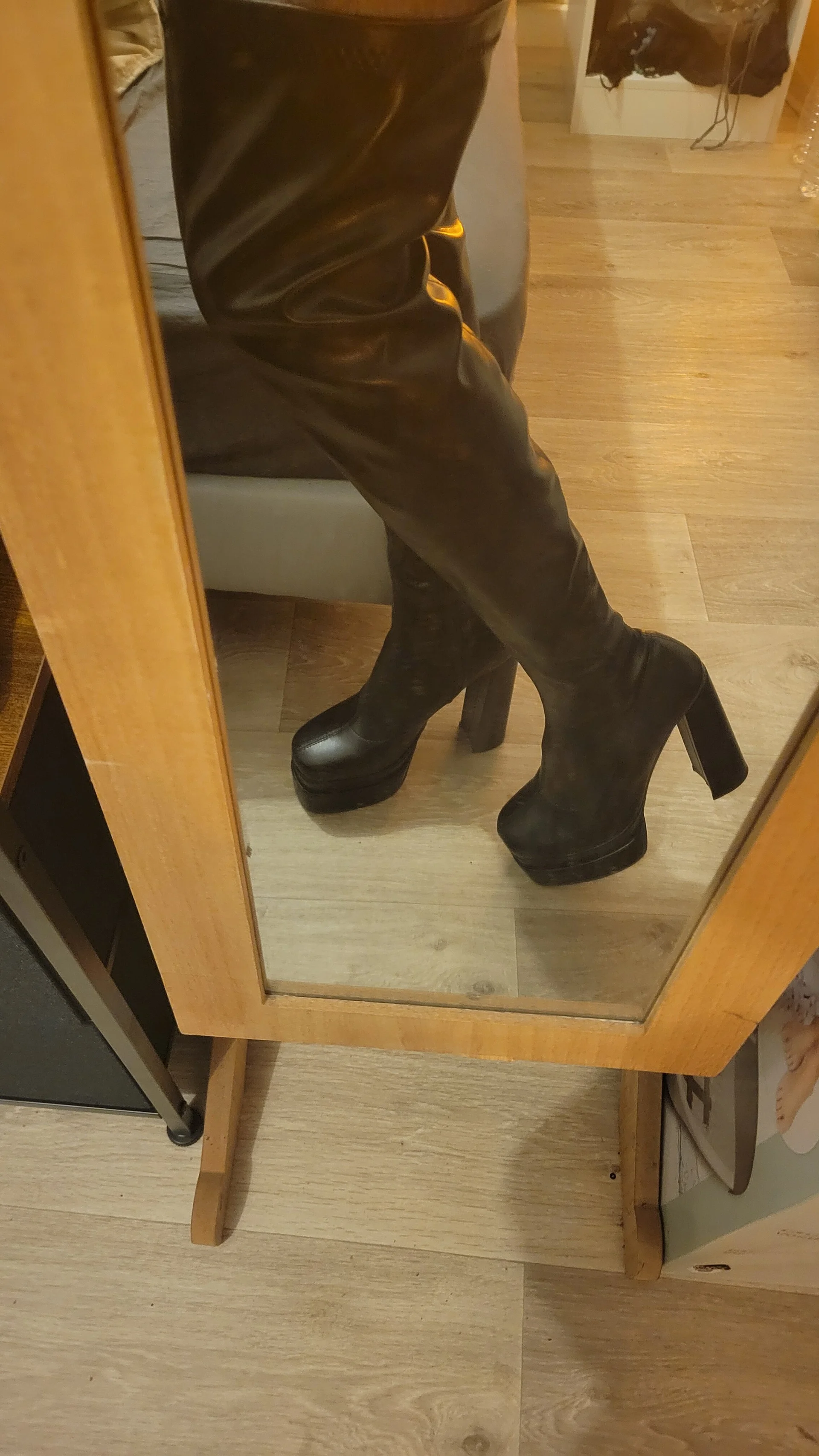XXX Porn Photo of Nude bootslove1 7
