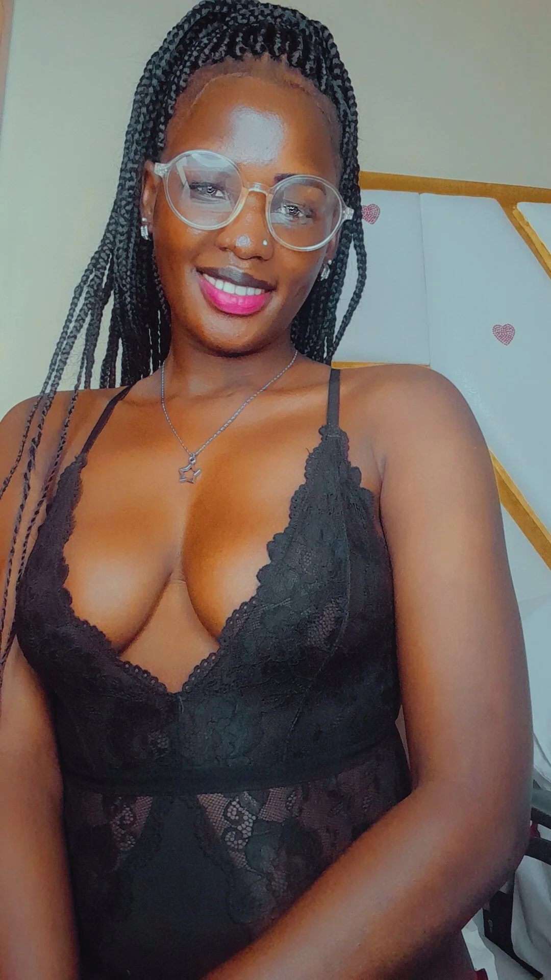 XXX Porn Photo of Nude cutesmiling 1