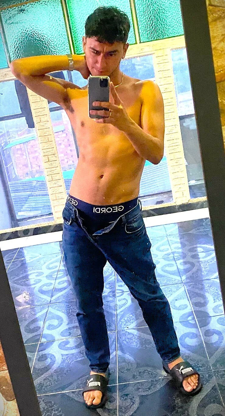 XXX Porn Photo of Nude Kevin_Torres 16