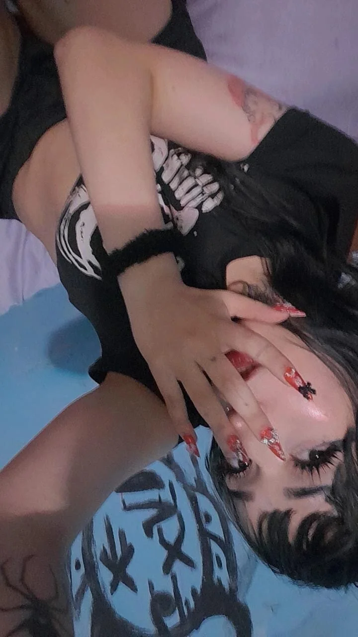 XXX Porn Photo of Nude roxxxan_ 6