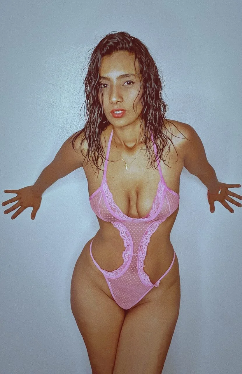 XXX Porn Photo of Nude megan_collins96 11