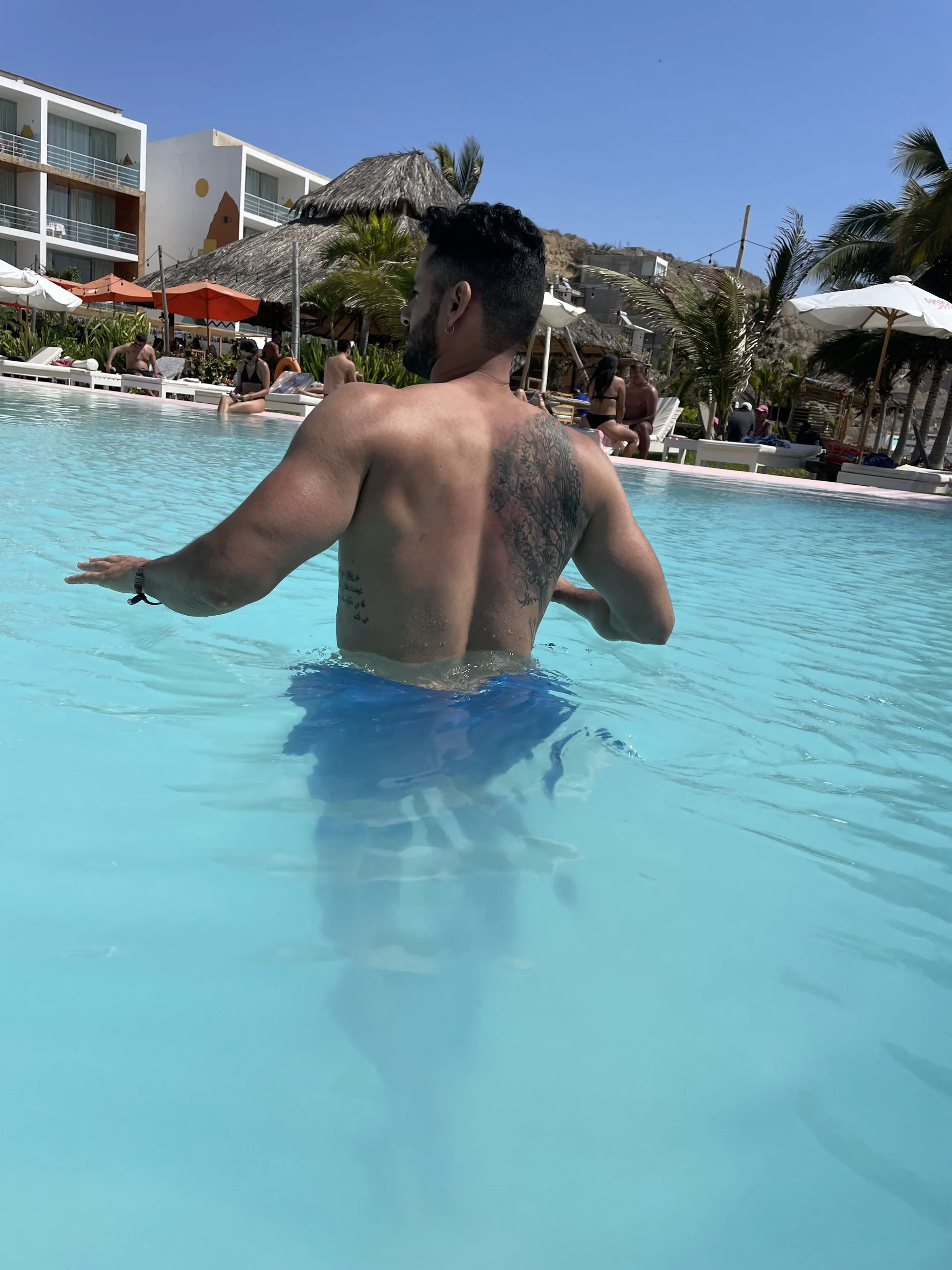 XXX Porn Photo of Nude gatoquiles 11