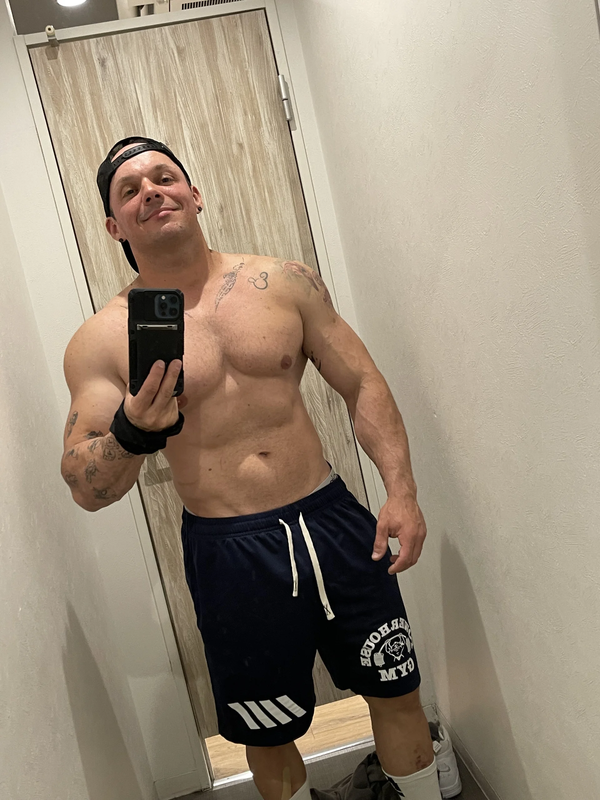 XXX Porn Photo of Nude SilentMuscleXXX 10