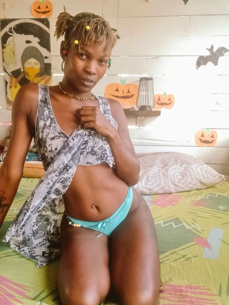 XXX Porn Photo of Nude self-sufficientplay 44