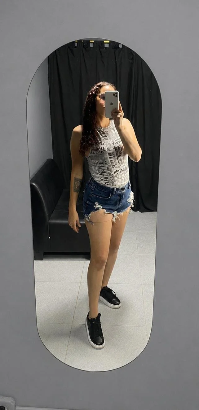 XXX Porn Photo of Nude larizza_riquelme 2