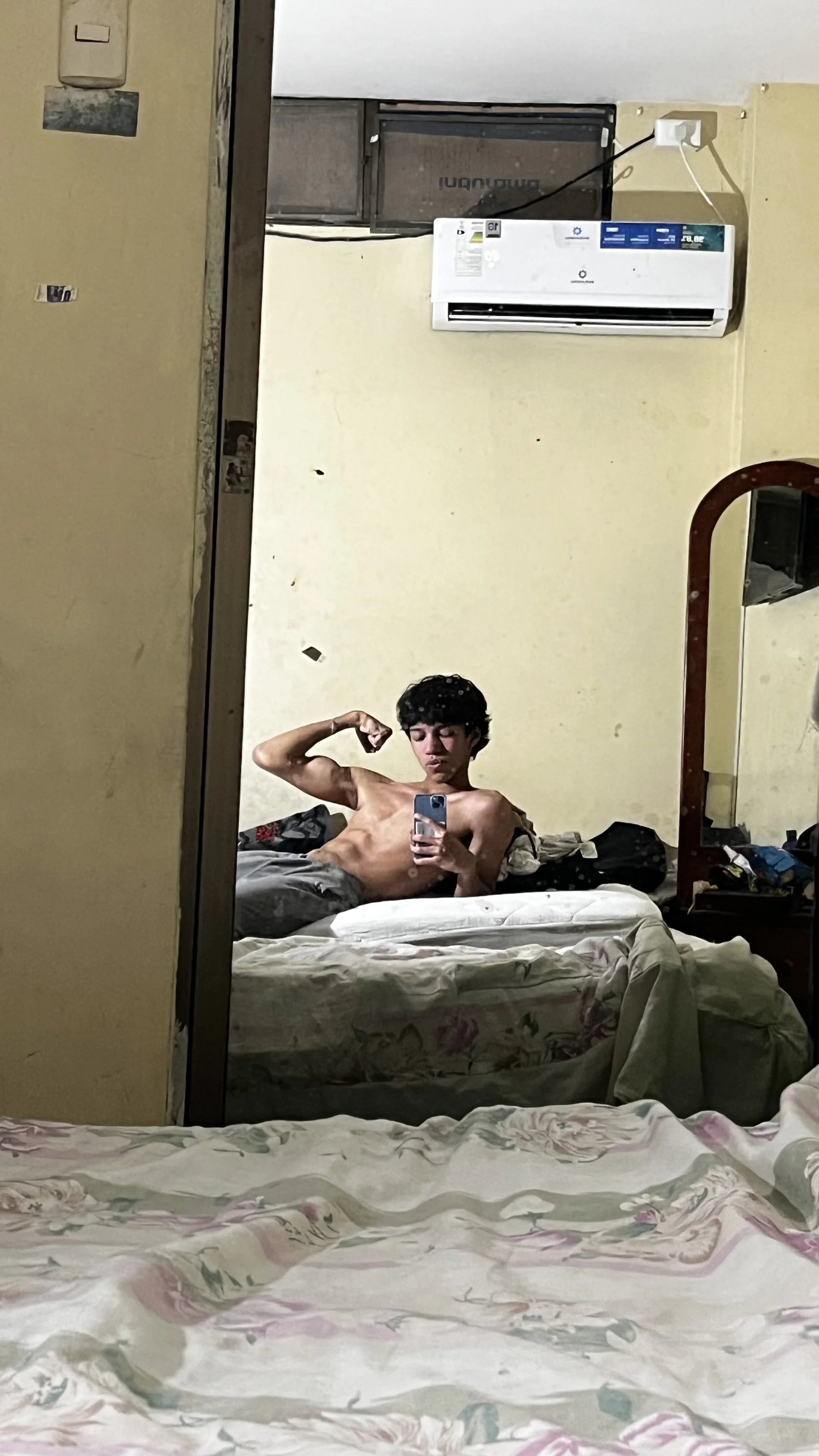 XXX Porn Photo of Nude alex_fer21 9