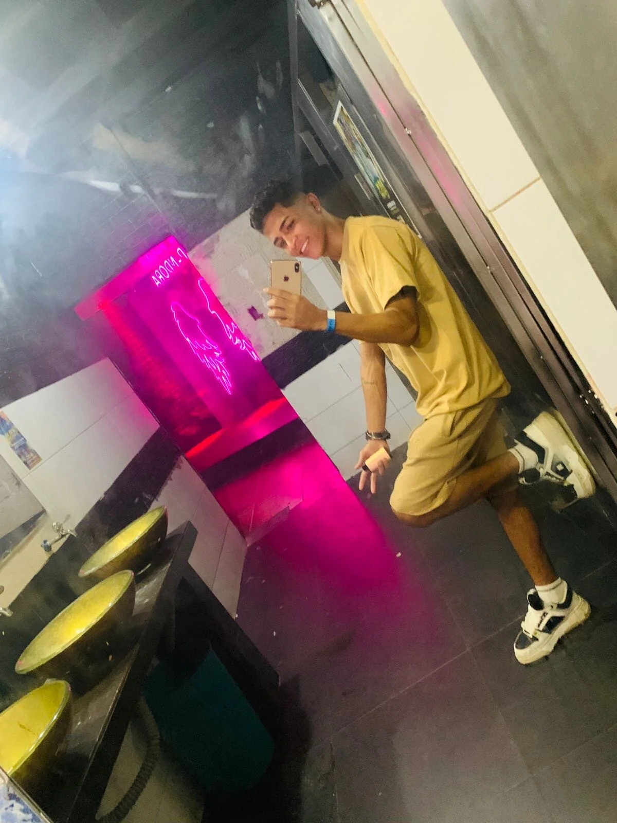 XXX Porn Photo of Nude boyswantingplay 21