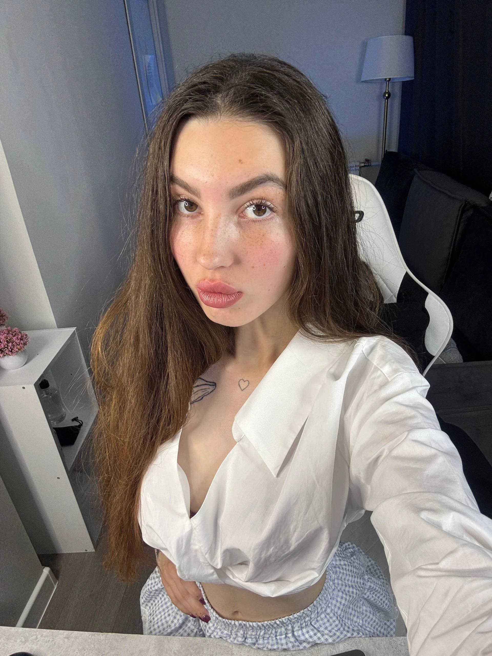 XXX Porn Photo of Nude LiraRevery 34