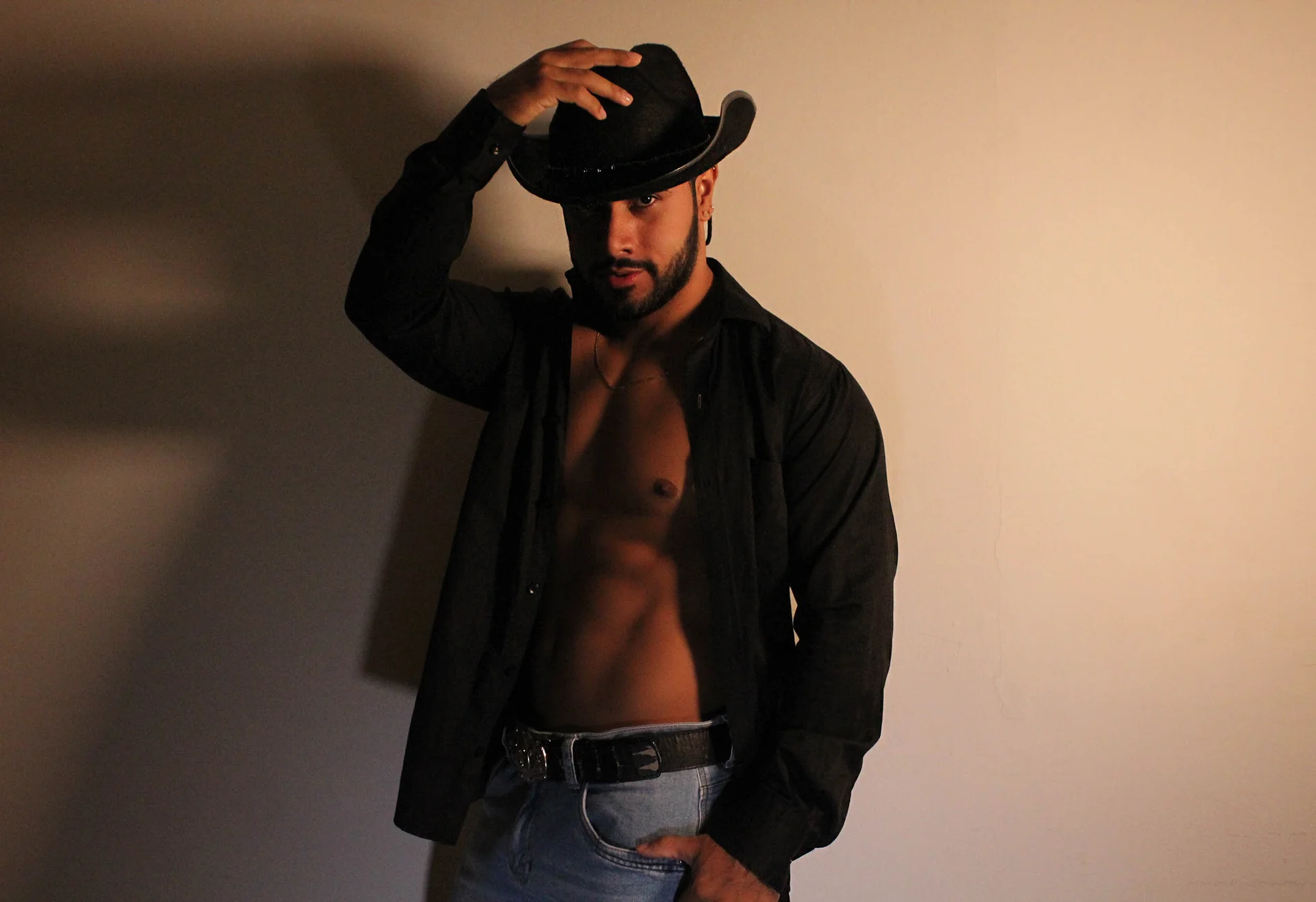 XXX Porn Photo of Nude Santiago_huntt 14
