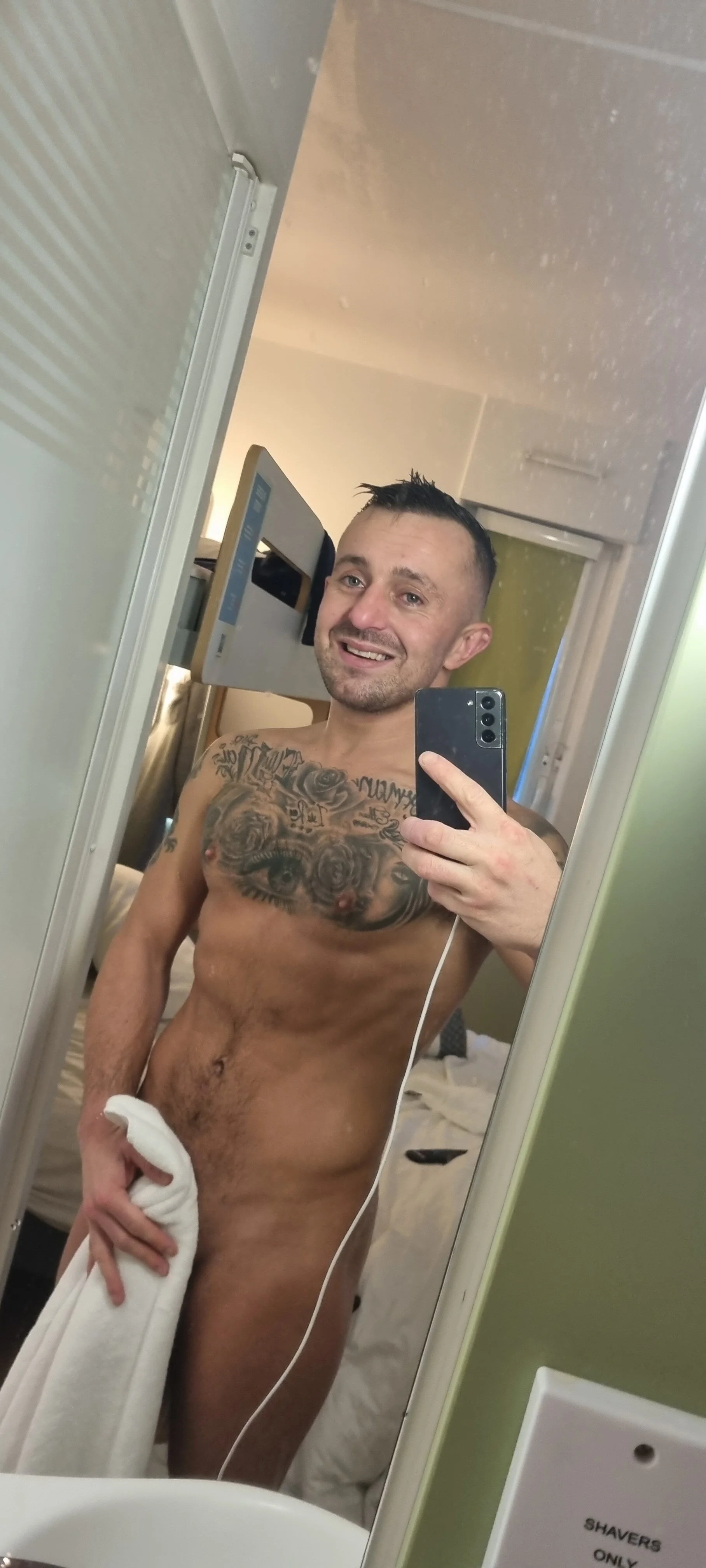 XXX Porn Photo of Nude cagedwarrior 9