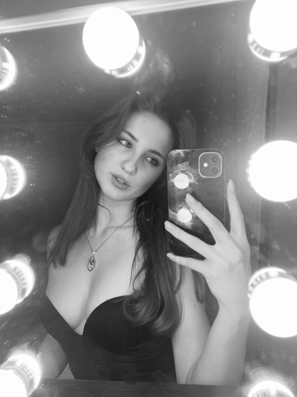 XXX Porn Photo of Nude EsmaCrumbley 14