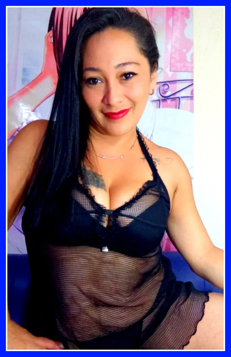 XXX Porn Photo of Nude JULIANAWET69 4
