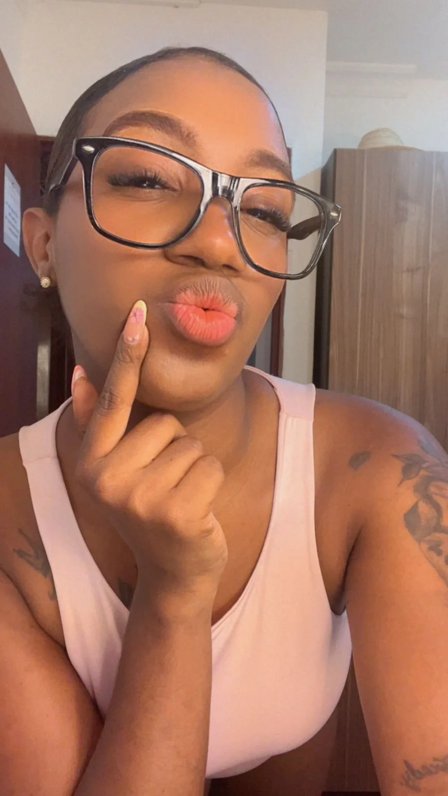 XXX Porn Photo of Nude Emi_rousse 19