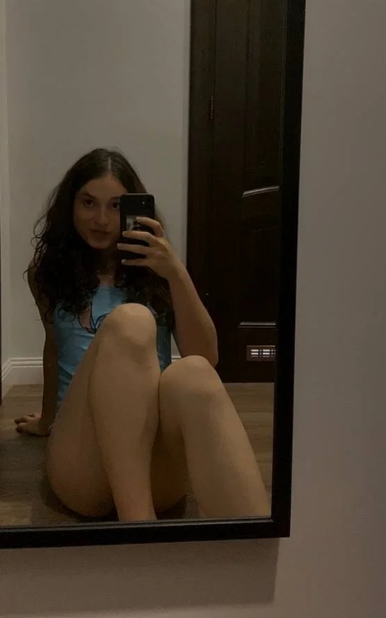 XXX Porn Photo of Nude PeachyPixiee 8