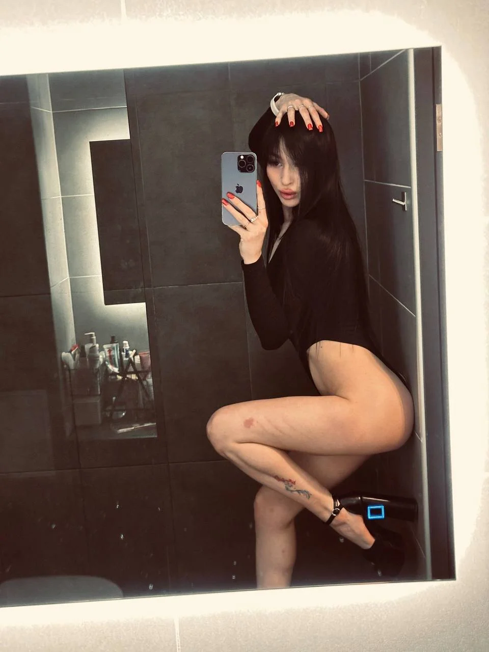 XXX Porn Photo of Nude AvelineLune 1