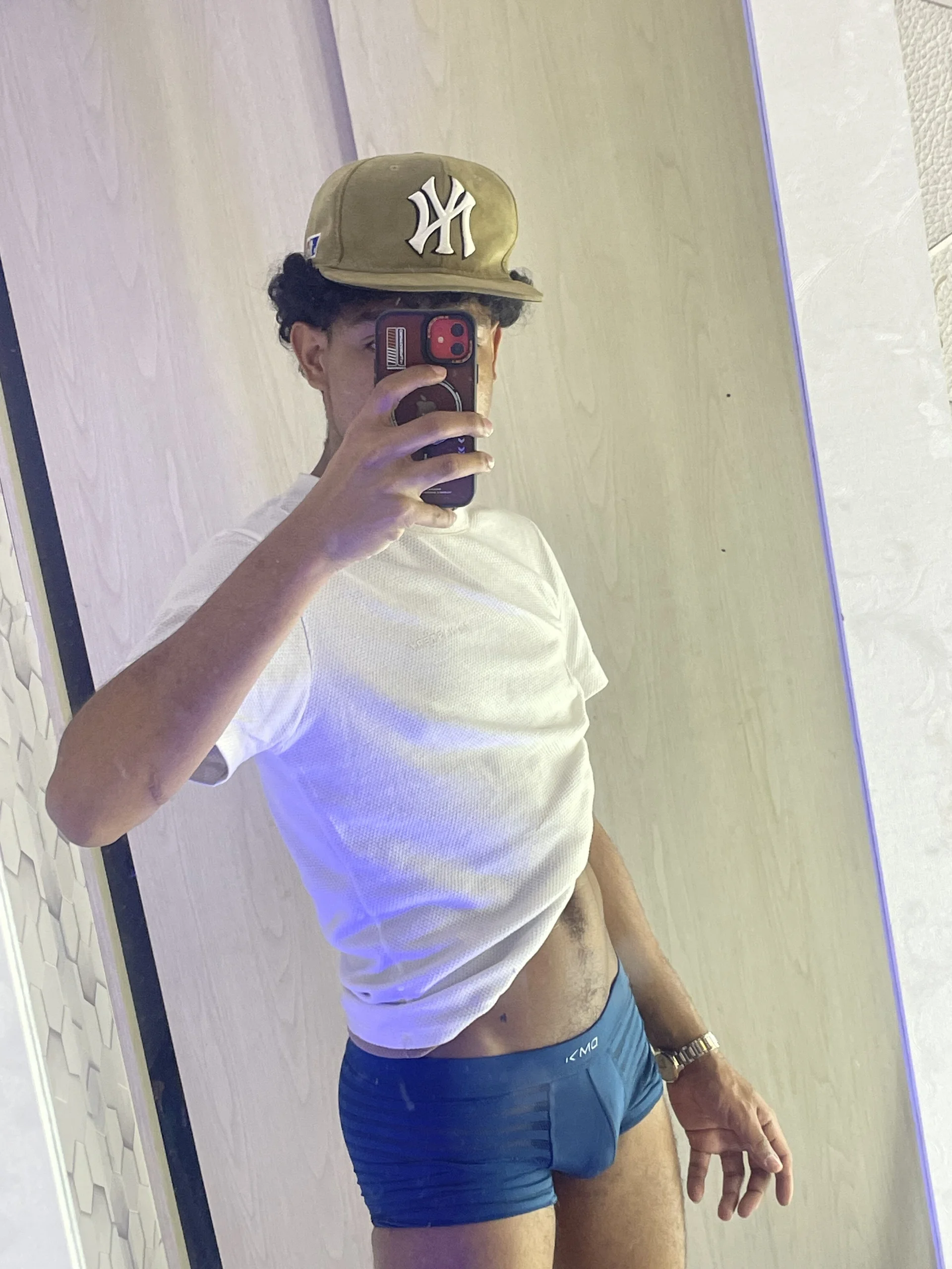 XXX Porn Photo of Nude aarom_ 17