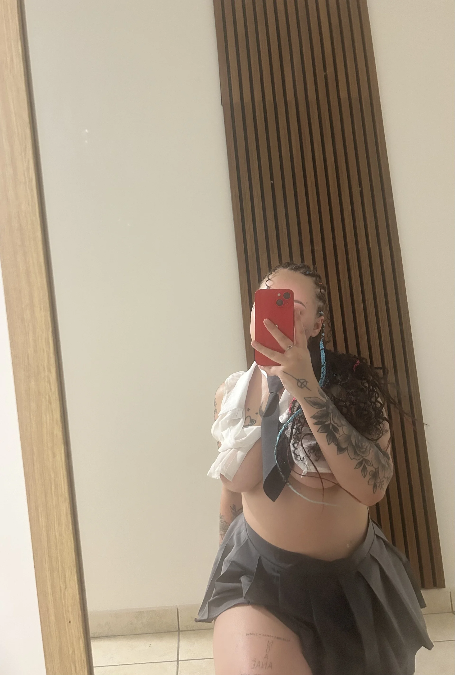 XXX Porn Photo of Nude queenlo_xxx 1