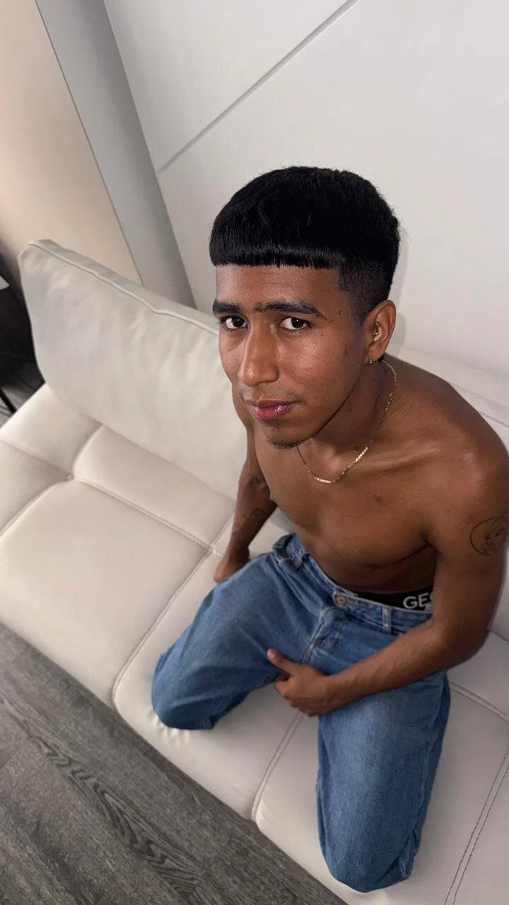 XXX Porn Photo of Nude Ender_h0tt 4