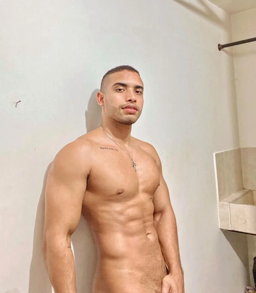 XXX Porn Photo of Nude LincomAmith 16