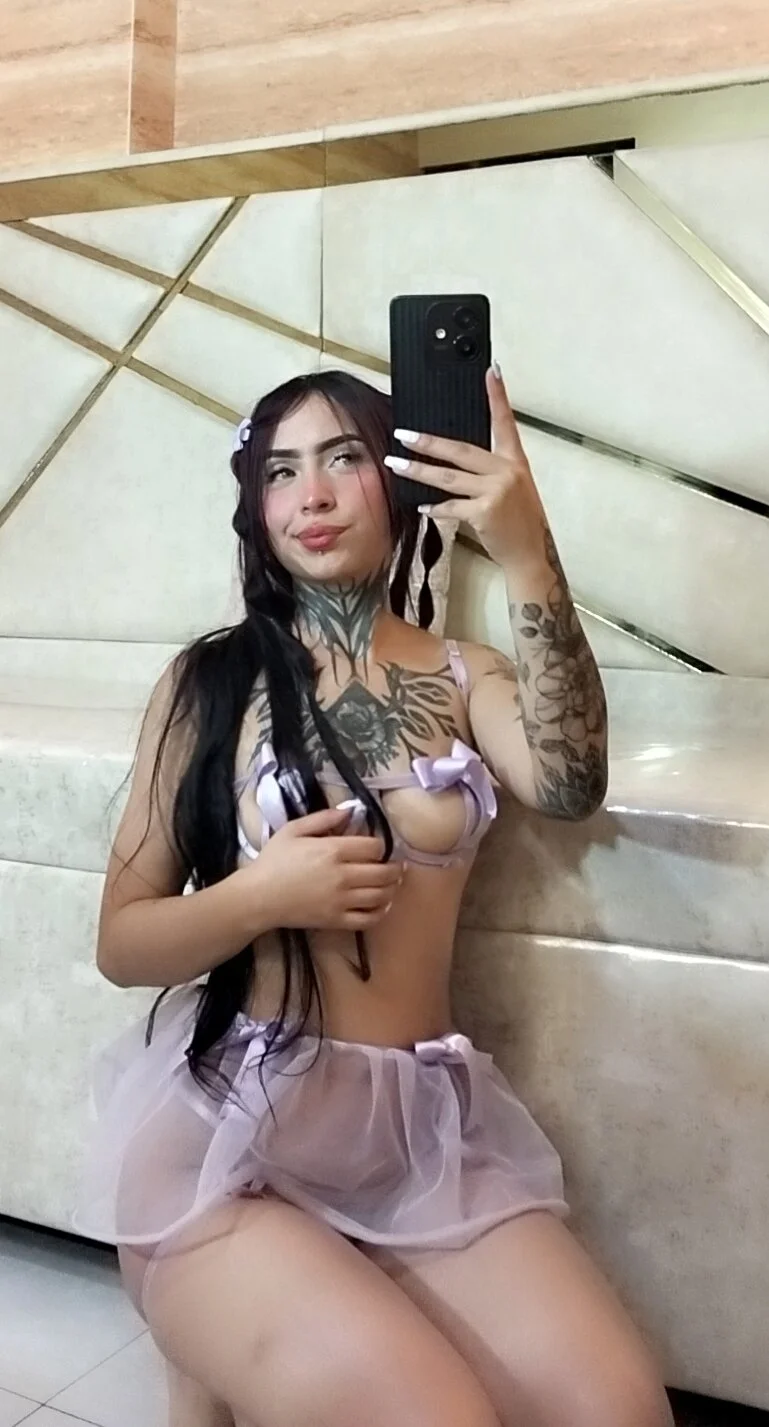 XXX Porn Photo of Nude Rouxx_1 7
