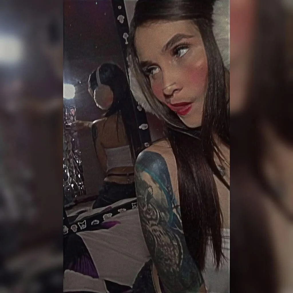 XXX Porn Photo of Nude julieta_dicaprio 1