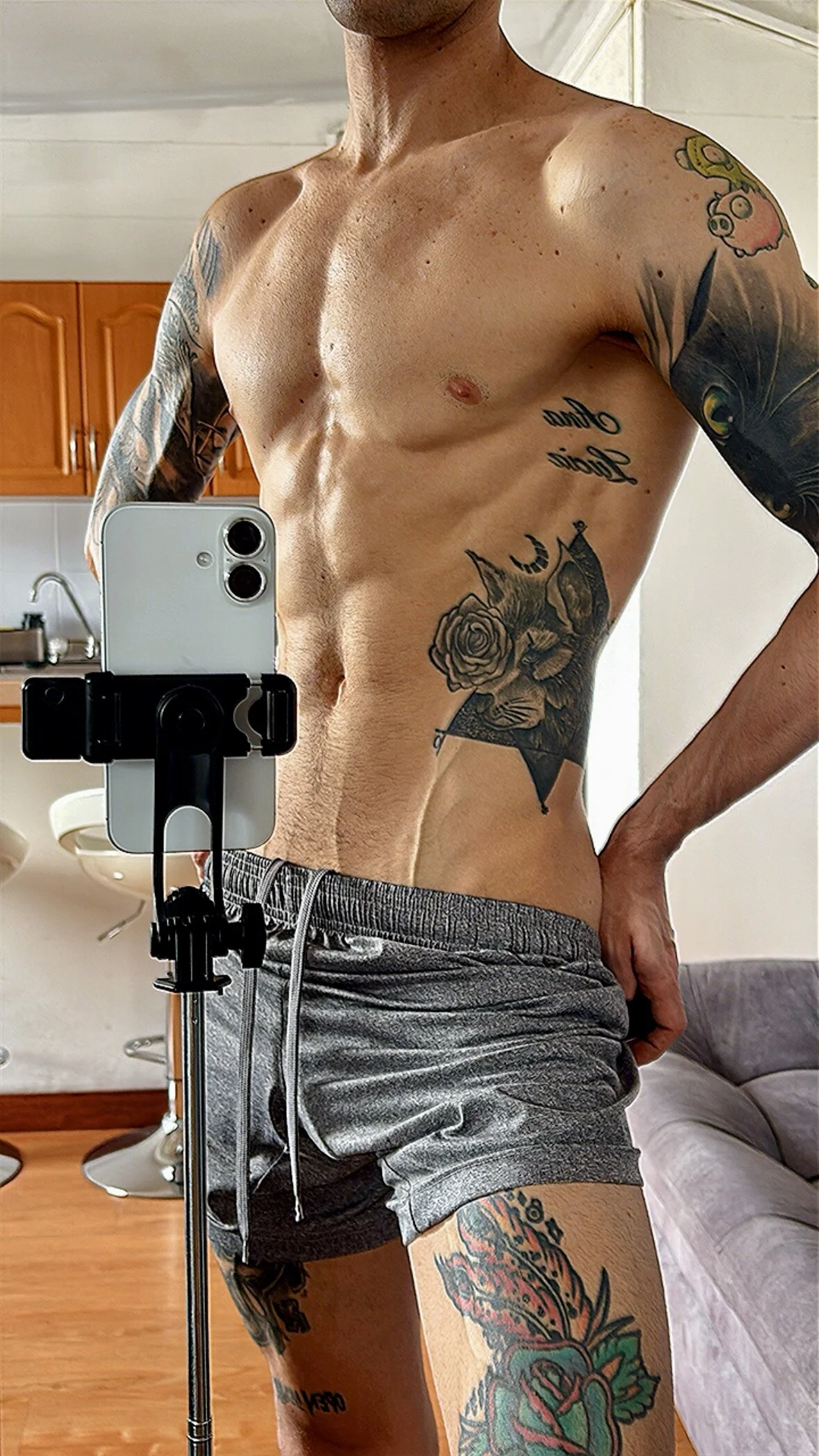 XXX Porn Photo of Nude aaronswt 2