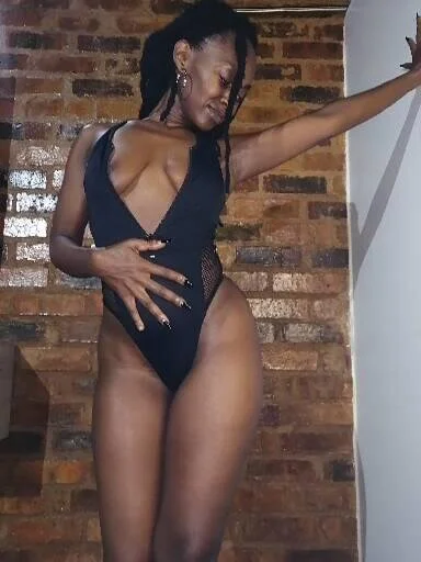 XXX Porn Photo of Nude chocolatehotwife 6