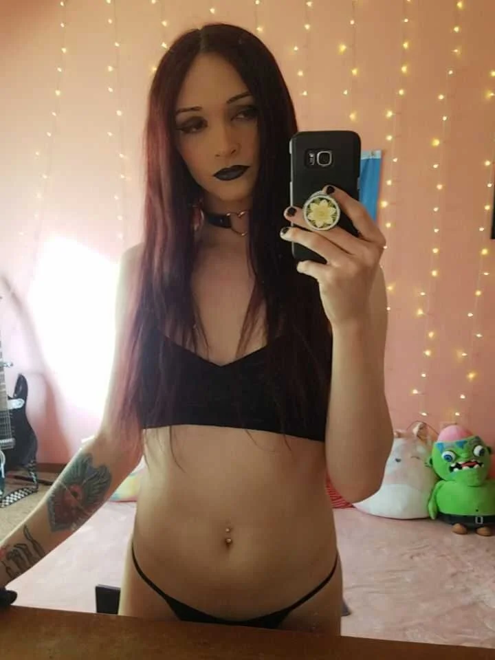XXX Porn Photo of Nude LilyLickt 4