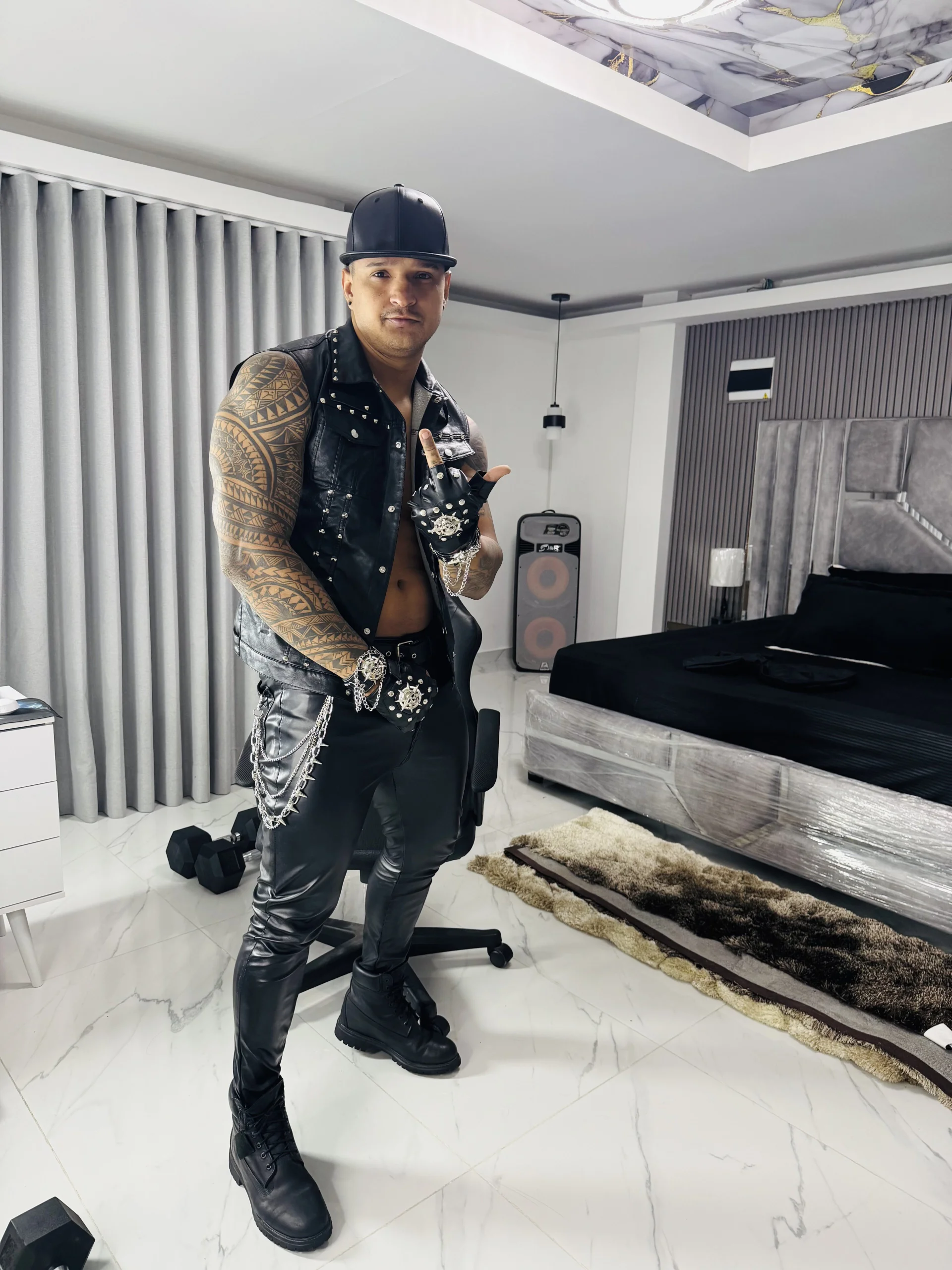 XXX Porn Photo of Nude master_leather 51