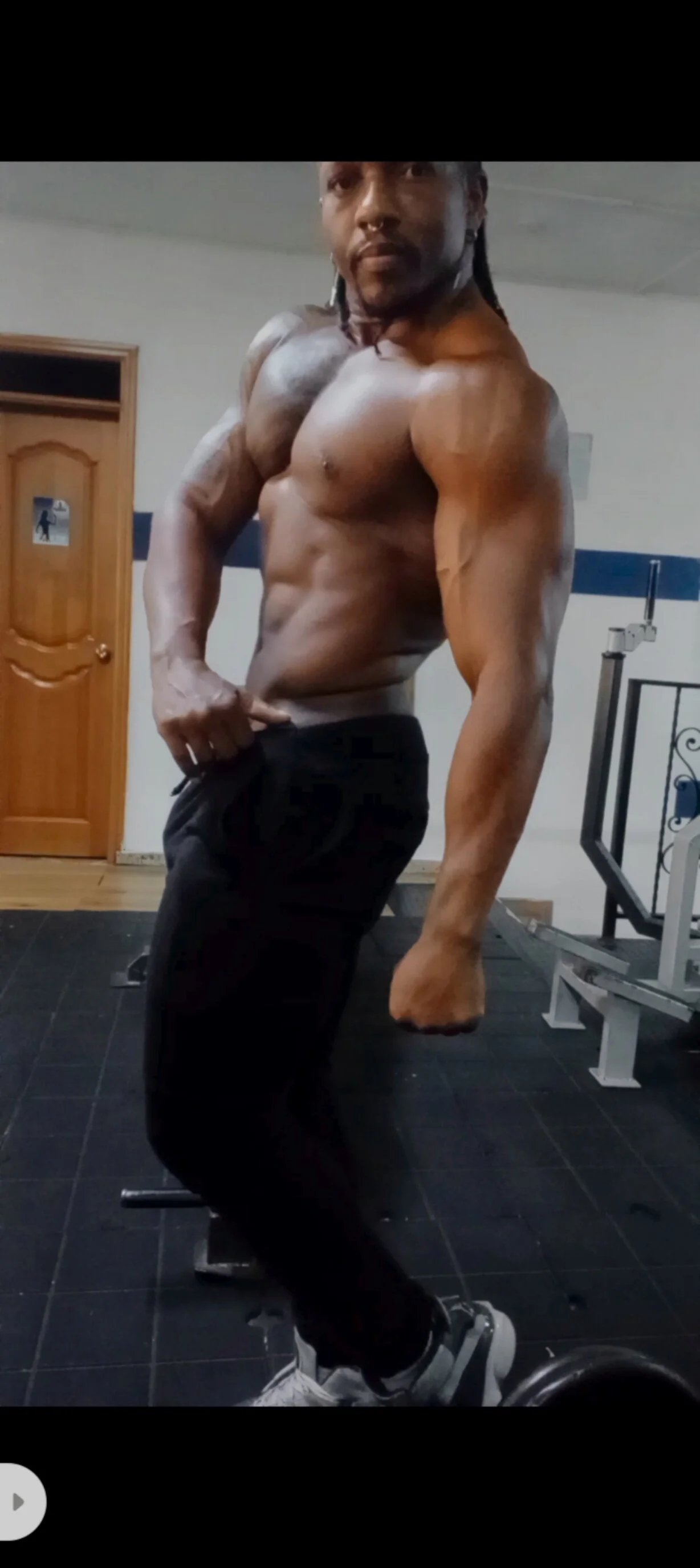 XXX Porn Photo of Nude yordi_sandler2 5