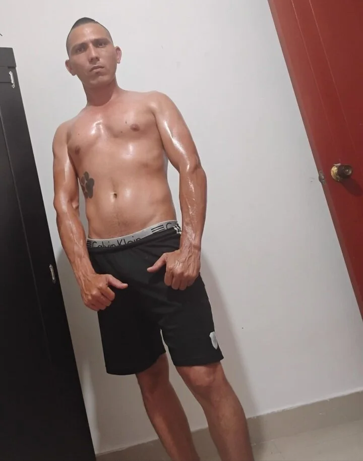 XXX Porn Photo of Nude Ronnald_Garcia 4
