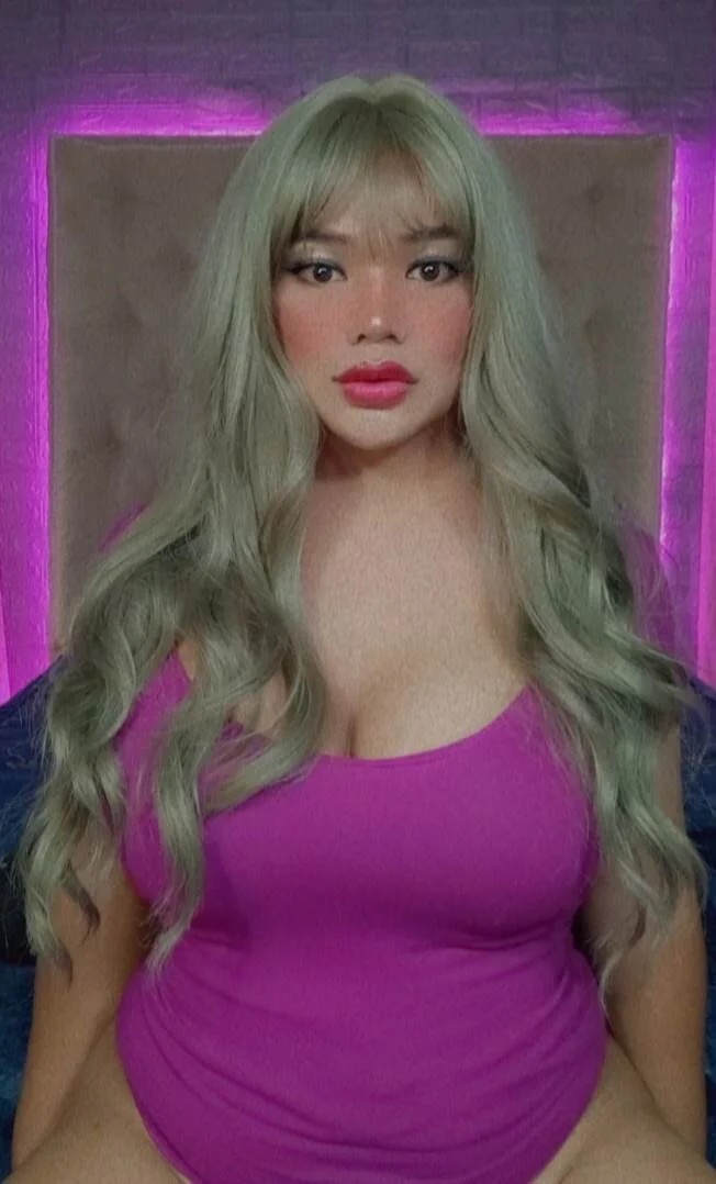 XXX Porn Photo of Nude 12InchSelfsuckerTs 1