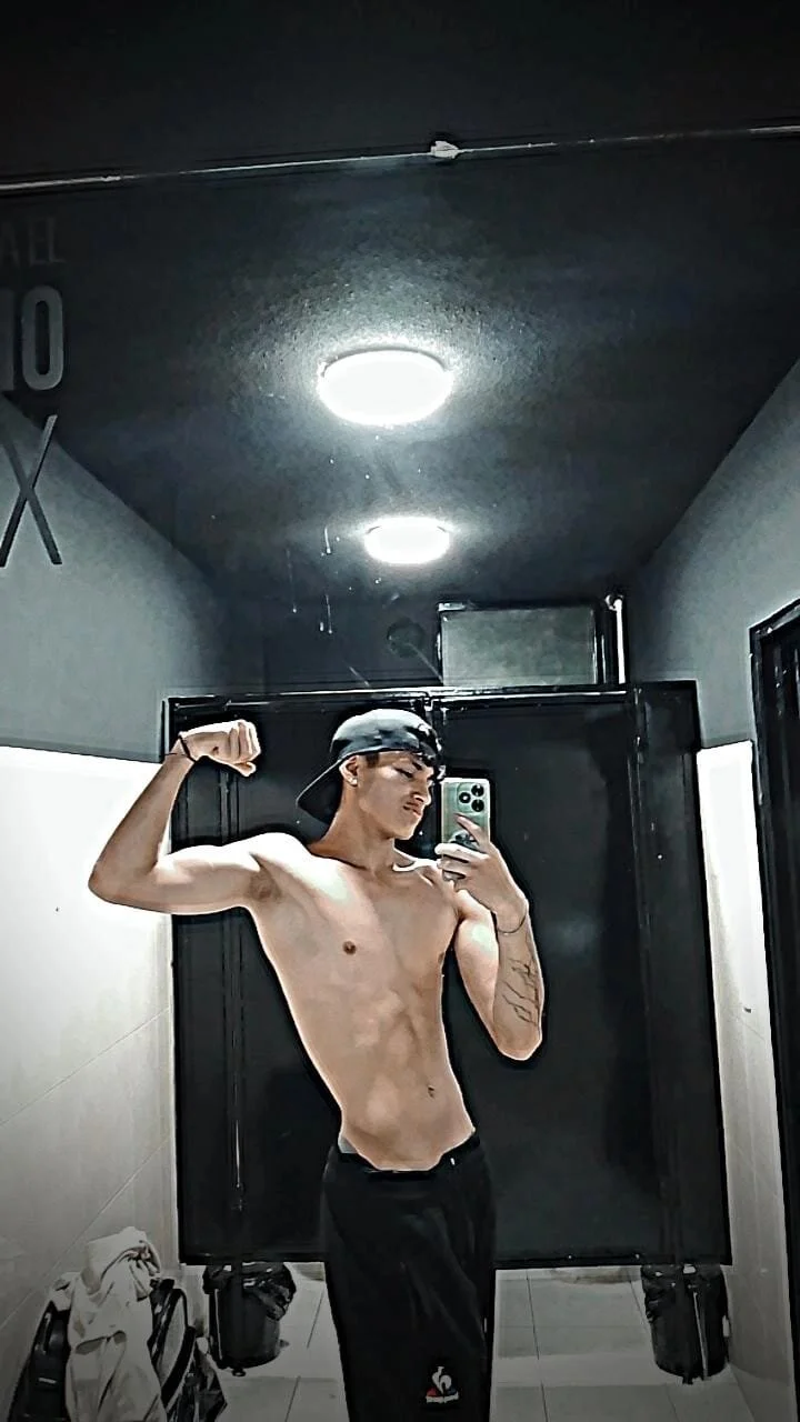 XXX Porn Photo of Nude Bastian_wolf_ 9