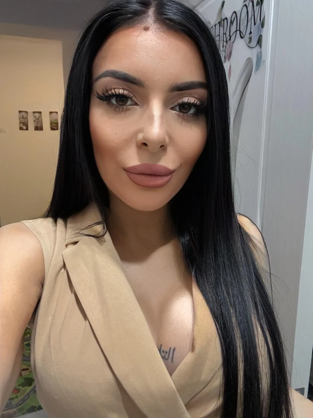 XXX Porn Photo of Nude AriaPlay 5