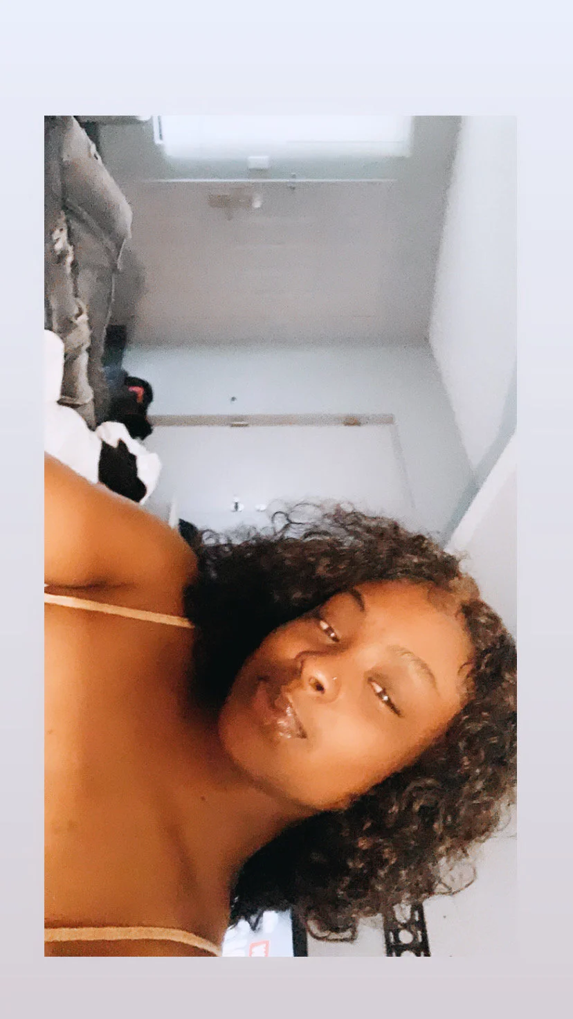XXX Porn Photo of Nude DancingLemonade 8