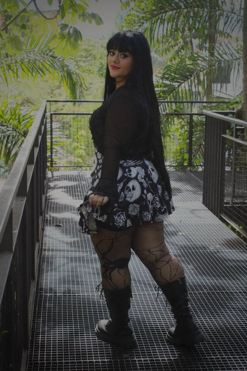 XXX Porn Photo of Nude Queen_Curvy01 11