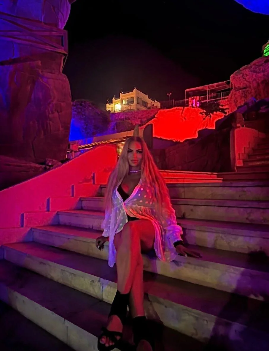 XXX Porn Photo of Nude GoldenDesiree 2