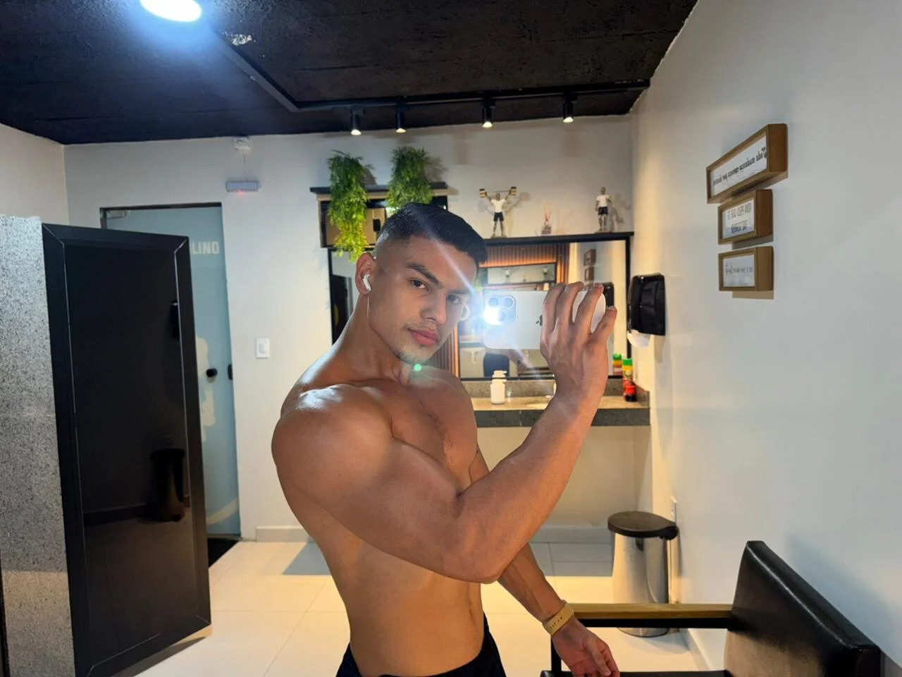 XXX Porn Photo of Nude KayoBrando 3