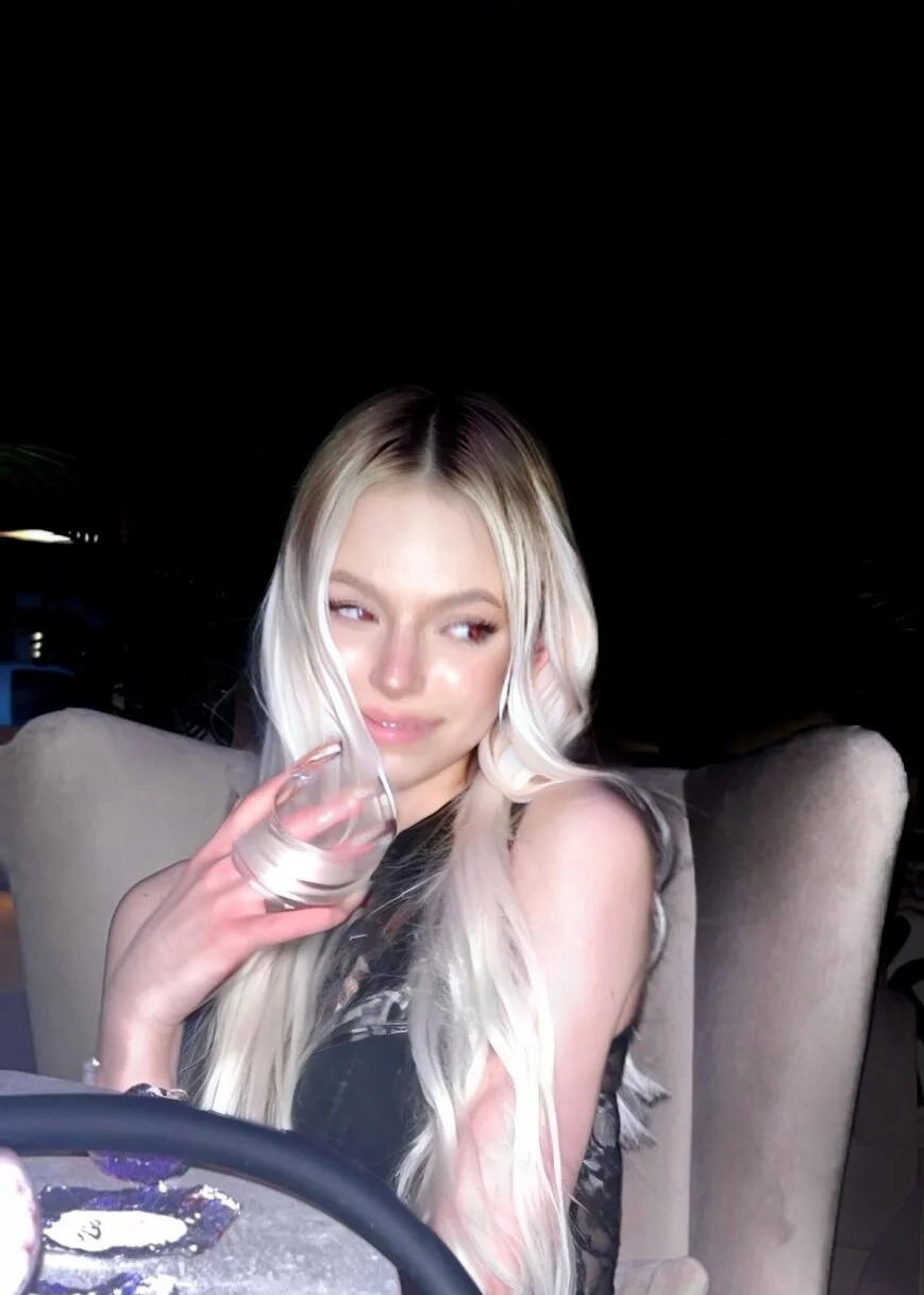 XXX Porn Photo of Nude YawingSanguine 9
