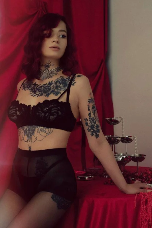 XXX Porn Photo of Nude NicolBlow 3