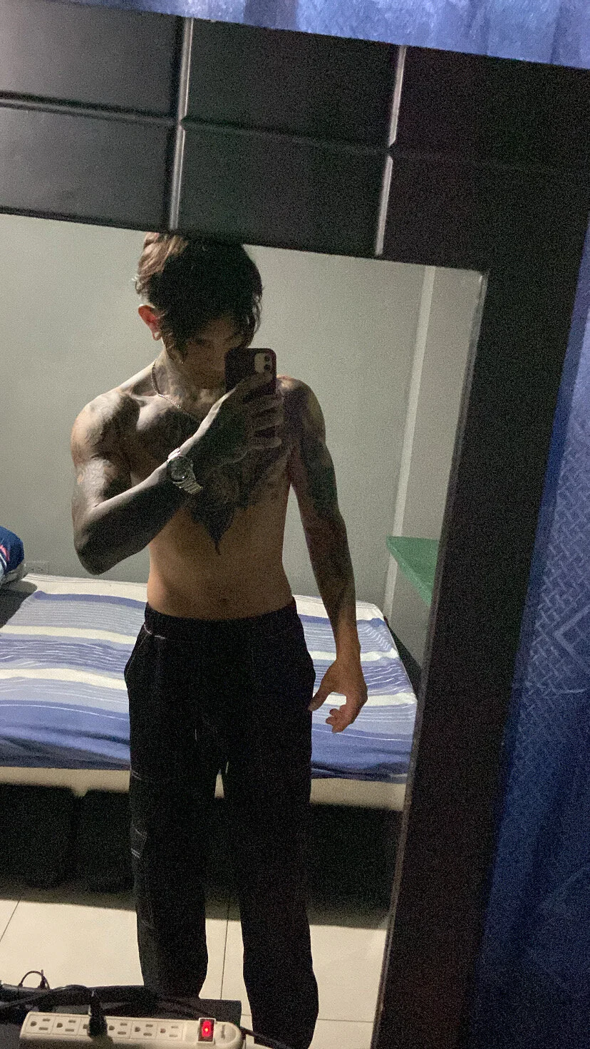 XXX Porn Photo of Nude Travisttanner28 3