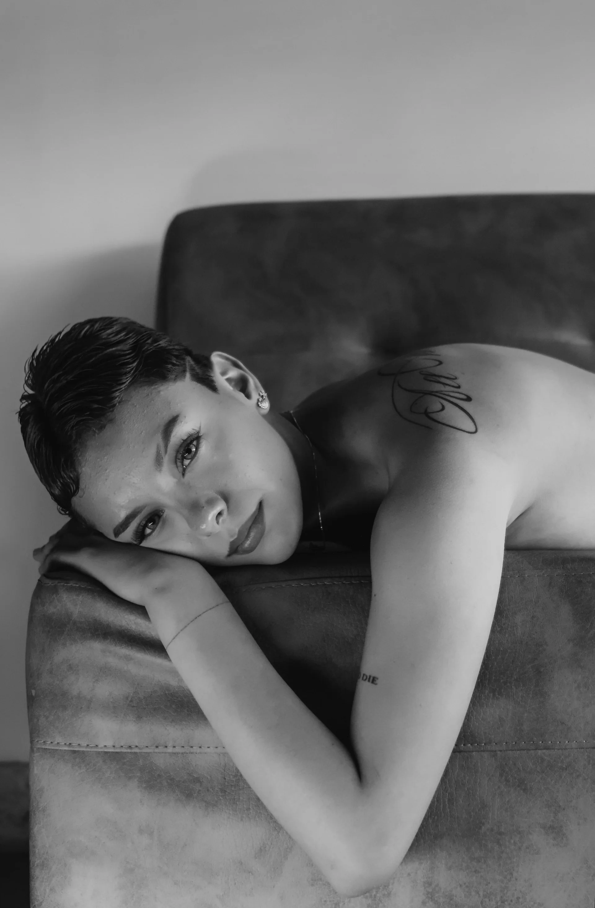 XXX Porn Photo of Nude thegodmother_ 30