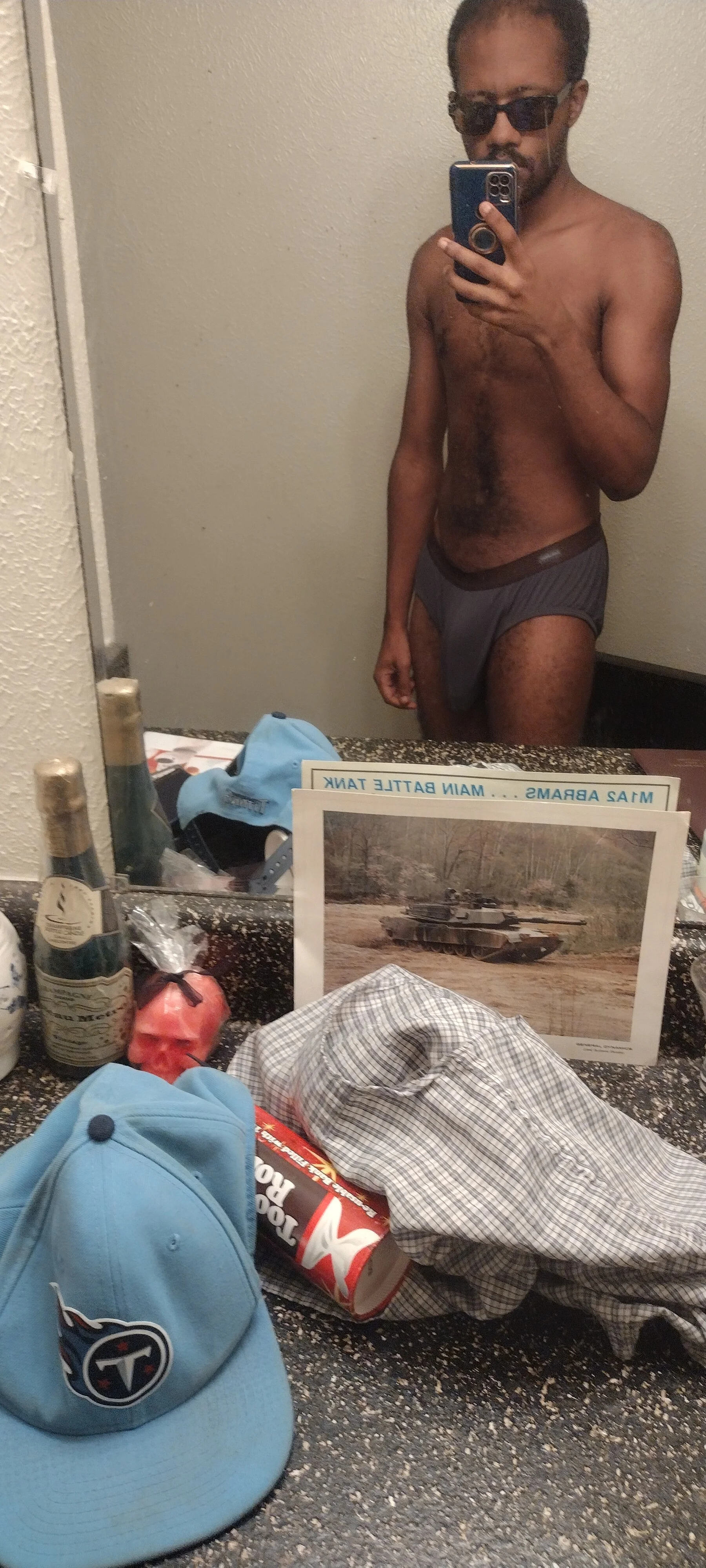 XXX Porn Photo of Nude moneybaggtj 16