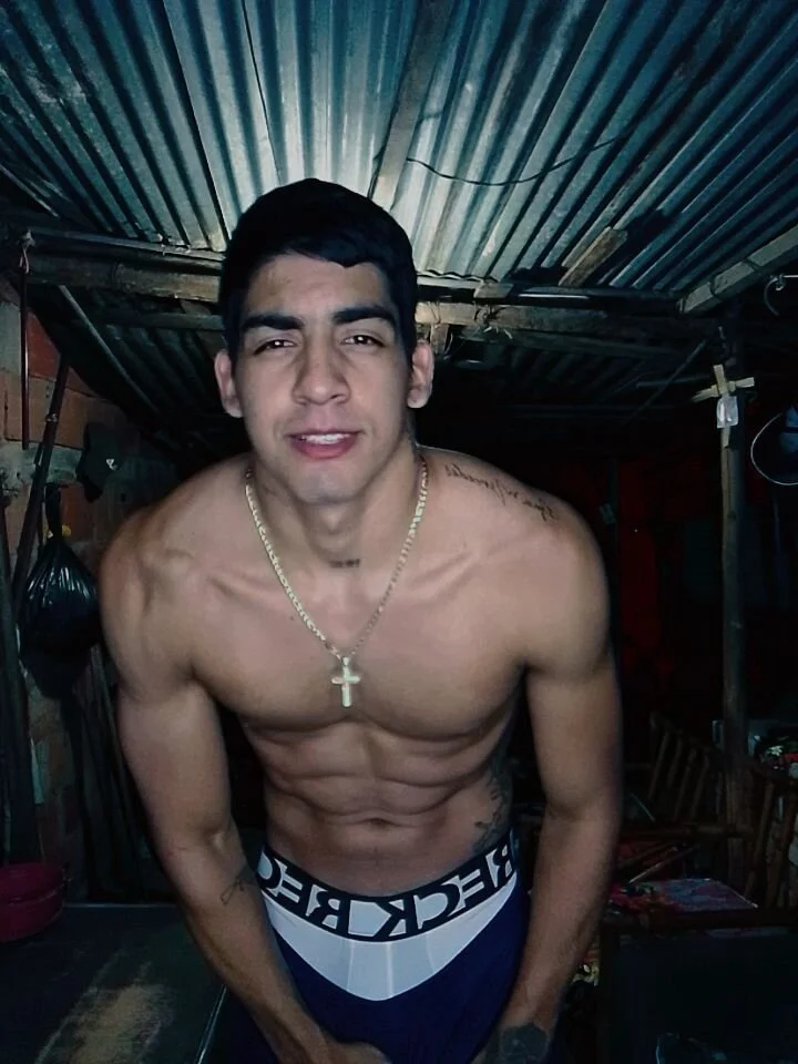 XXX Porn Photo of Nude Milo_LatinBoy 5