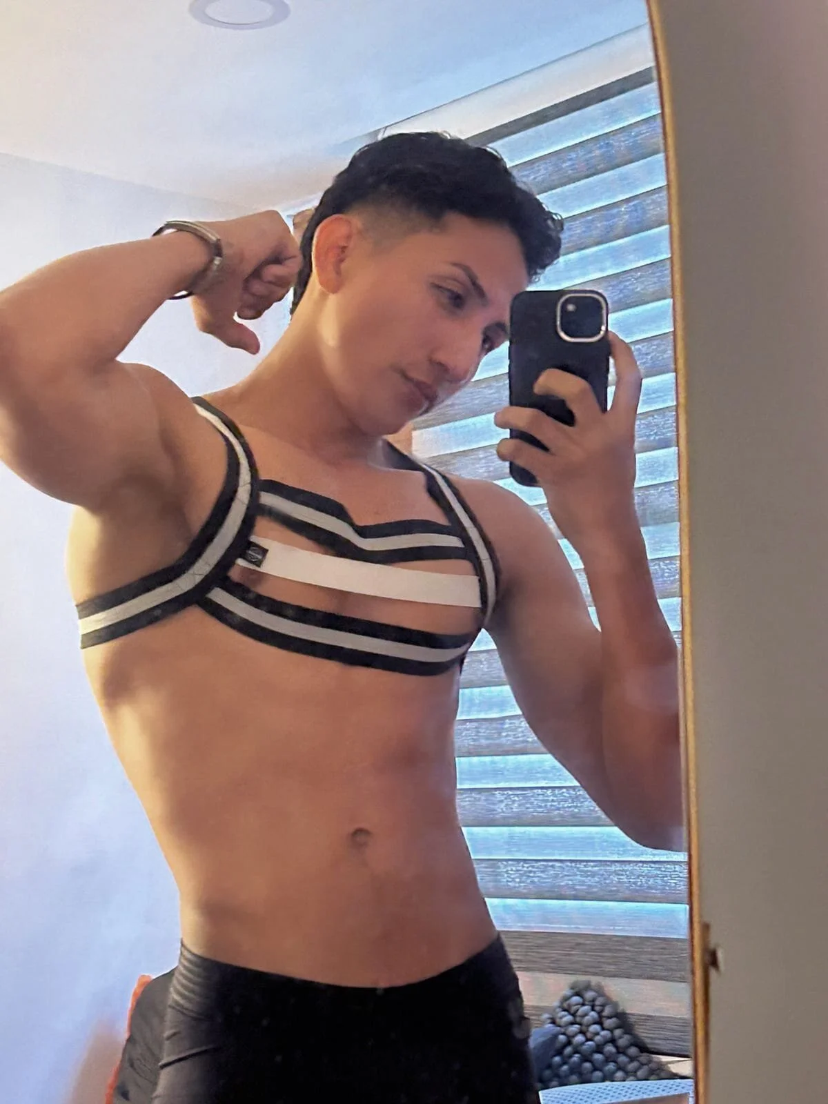 XXX Porn Photo of Nude oliver_mr_ 7