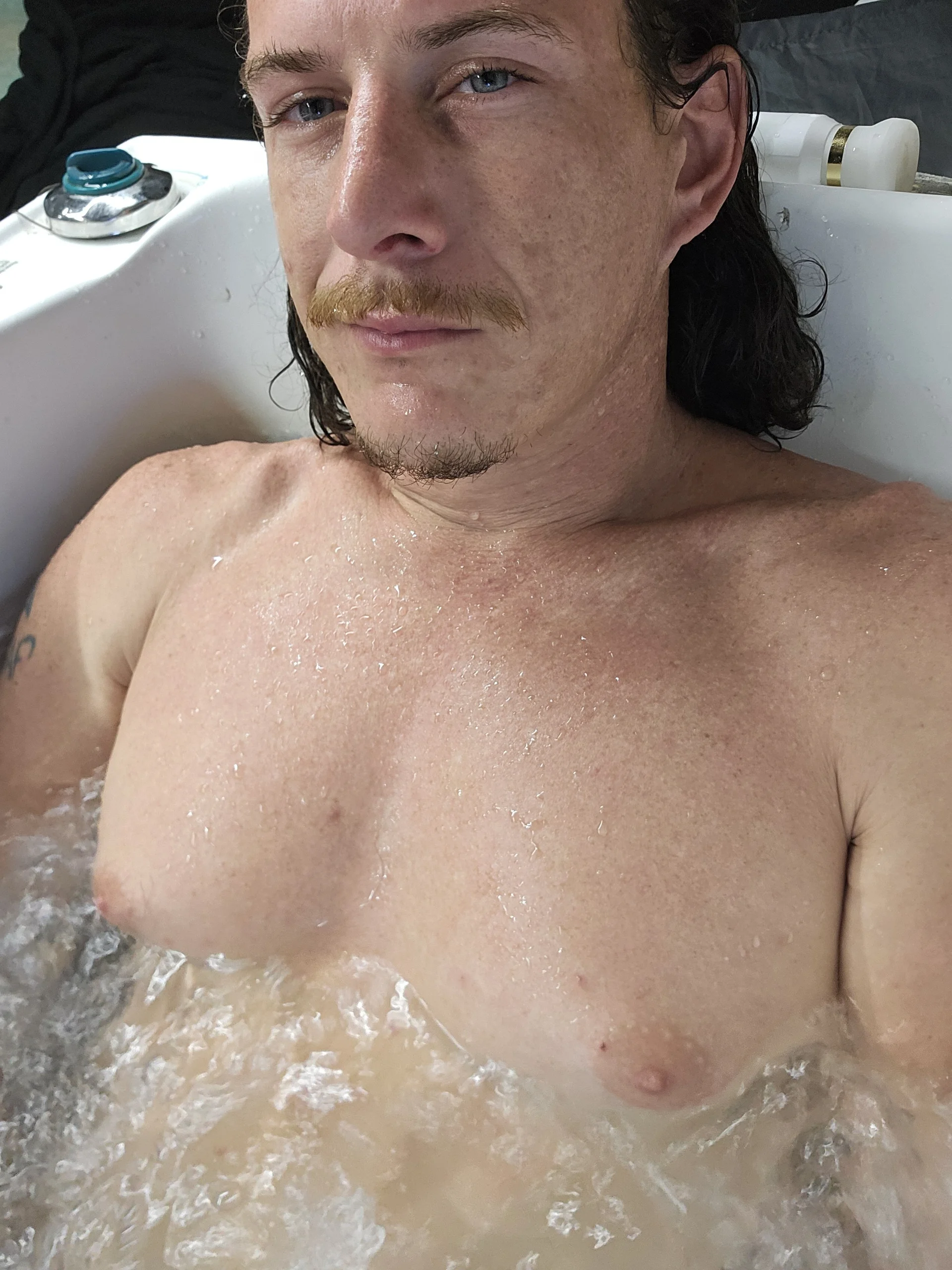 XXX Porn Photo of Nude froggymclovin222 2
