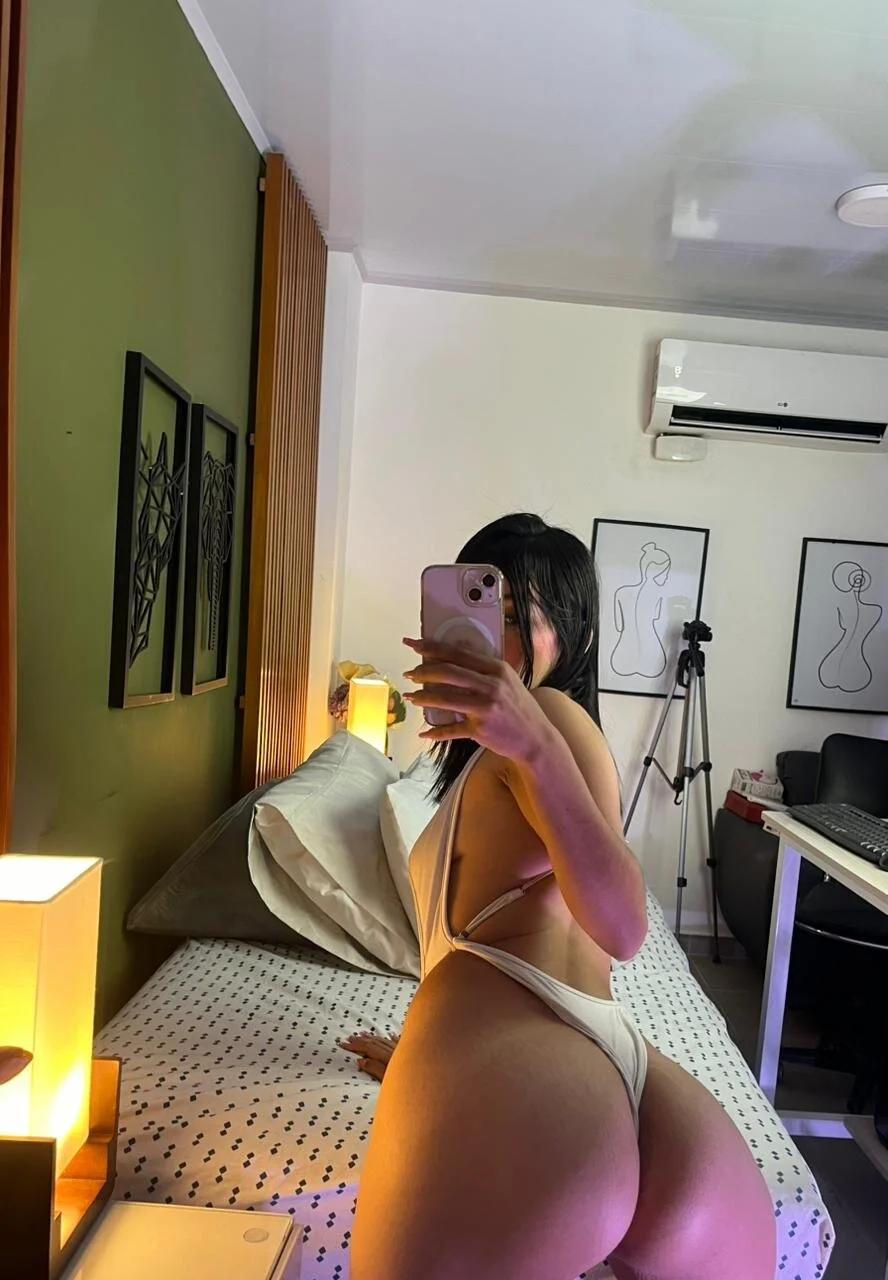 XXX Porn Photo of Nude alison_ro 2