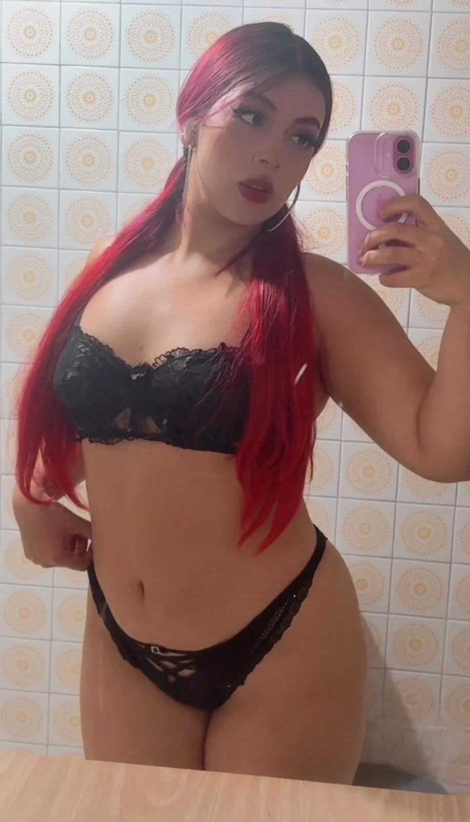 XXX Porn Photo of Nude caroo_gomeez 31